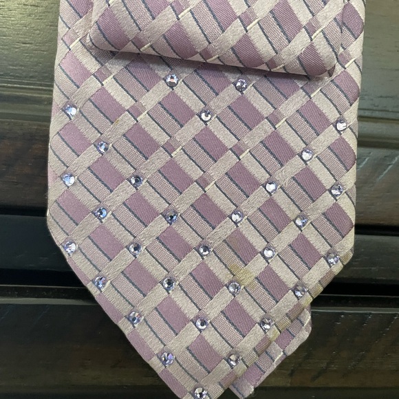 *NEW* Ladies Custom Neck-tie design. Lilac color with sparkling jewels. - Picture 3 of 3
